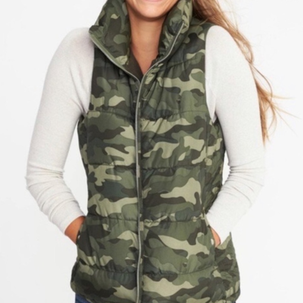Like NEW! Old Navy Army Green Camo Fleece Puffer Vest Small